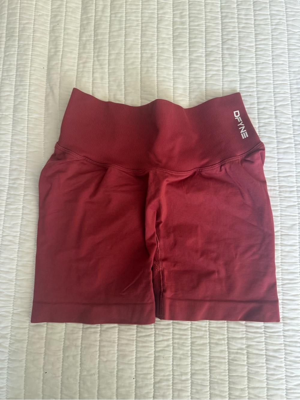 DFYNE Defy 4.5” shorts “Raspberry”